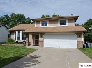 6304 N 108th Avenue Cir, Omaha, NE 68164