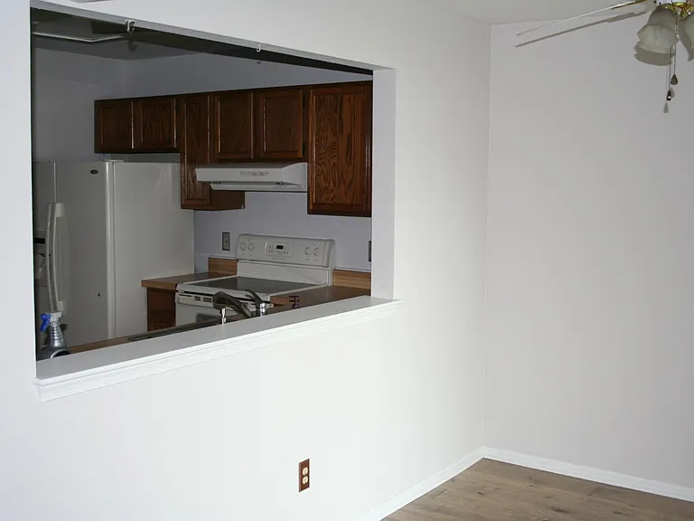 Pass through from Dining Room to Kitchen