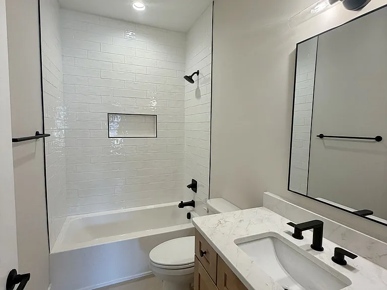 204 Crest Ridge Ct — Photo 42