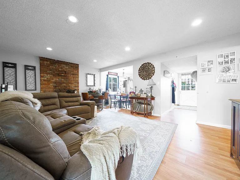 3520 Planz Rd — Photo 8