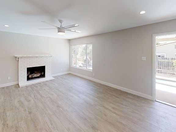 4th image of 5867 Baja Dr
