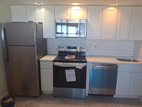60 Strawberry Hill Ave Photo 1