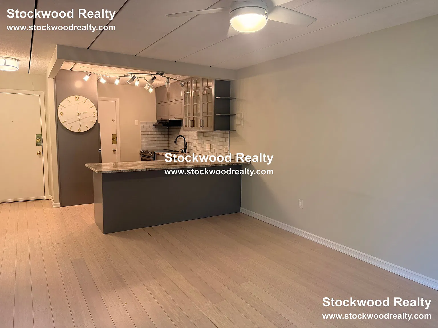2 bed, 862 sqft, $2,400 — Photo 3