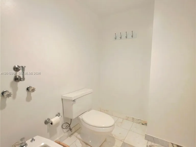 290 174th St #1517 — Photo 36