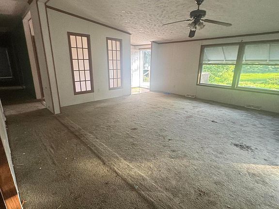 2nd image of 286 Moore Ln