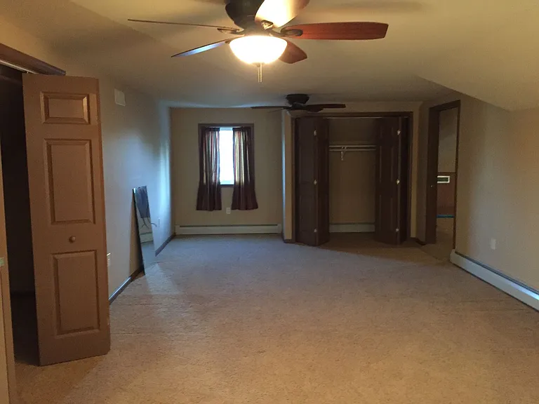 Master bedroom (2nd floor)