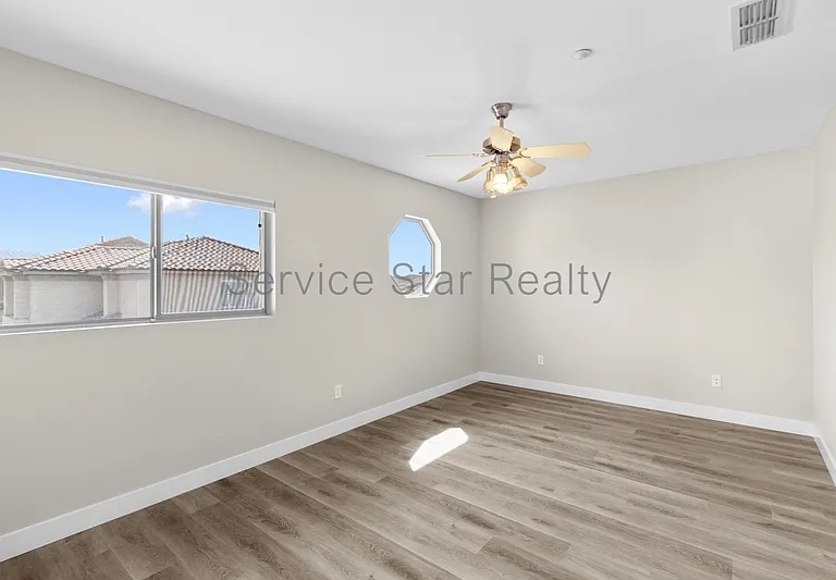 7500 E Deer Valley Rd #31 — Photo 14