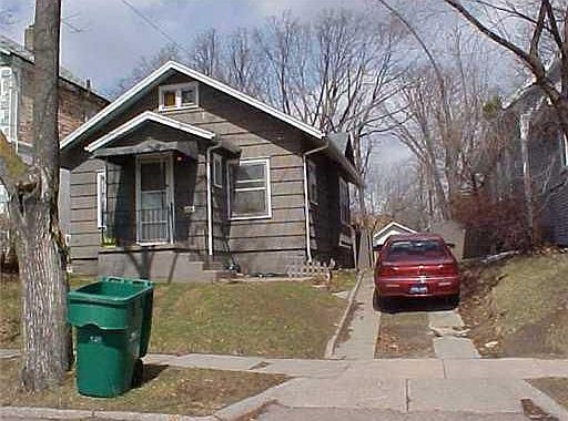 1st image of 837 E Saint Joseph St