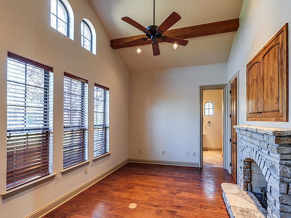4th image of 2715 Harborside Dr