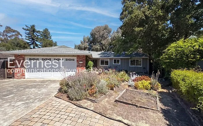 4335 Miranda Ave — Photo 2