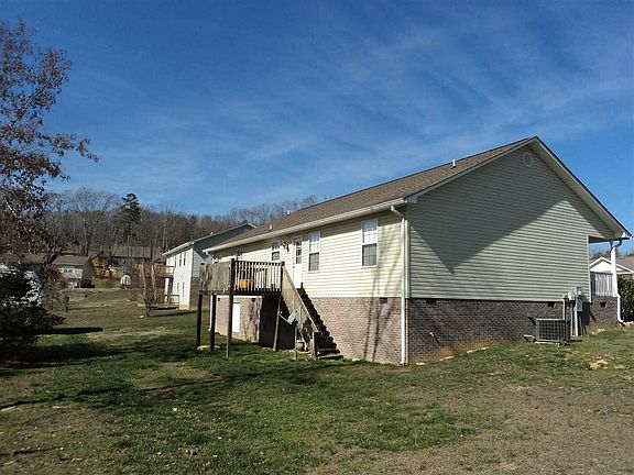 3rd image of 361 Farmingdale Pl SE