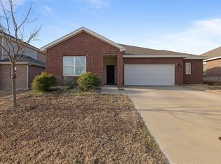 204 Gypsum Ln, Glenn Heights, TX 75154