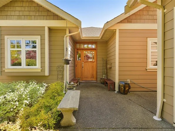 523 Caselton Pl, Saanich, BC V8Z 7Y5