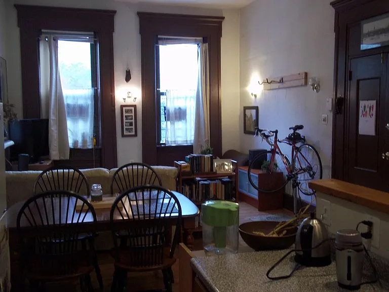 1625 Wallace St #1F — Photo 5