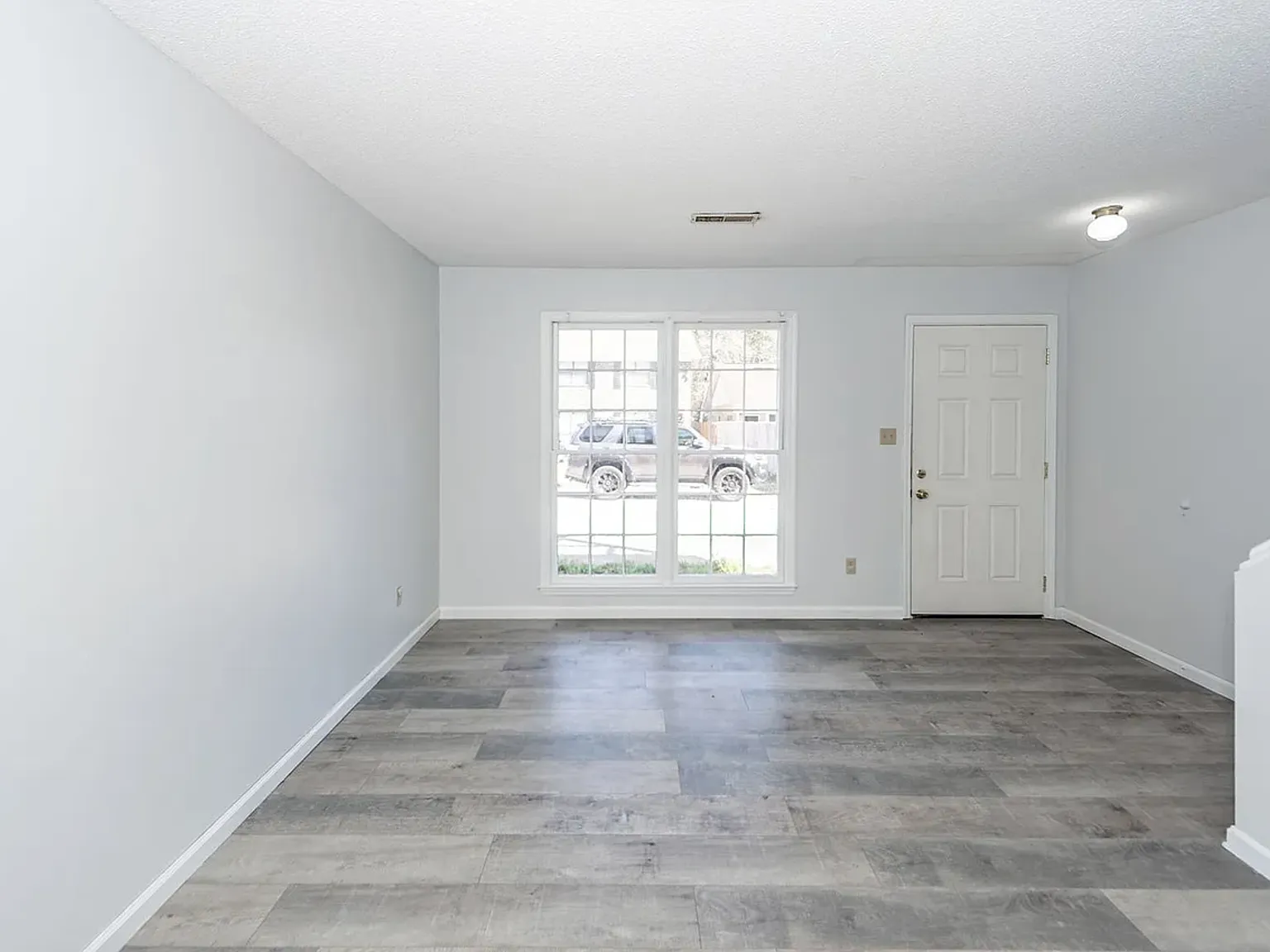 2 bed, 1.5 bath, 1500 sqft, $1,500 — Photo 3