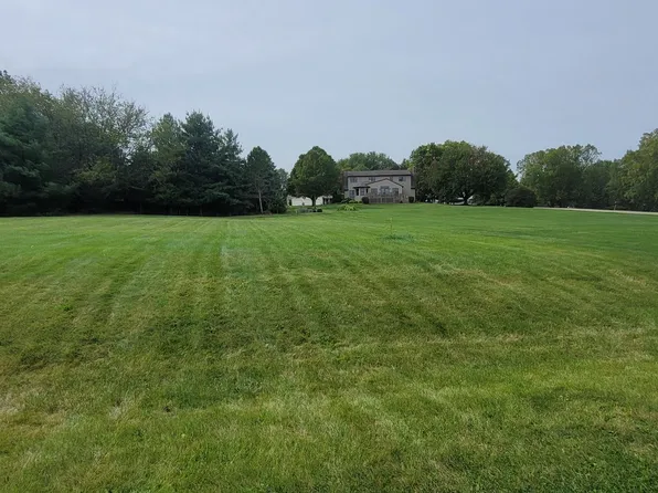 1725 Heritage Dr, Sterling, IL 61081