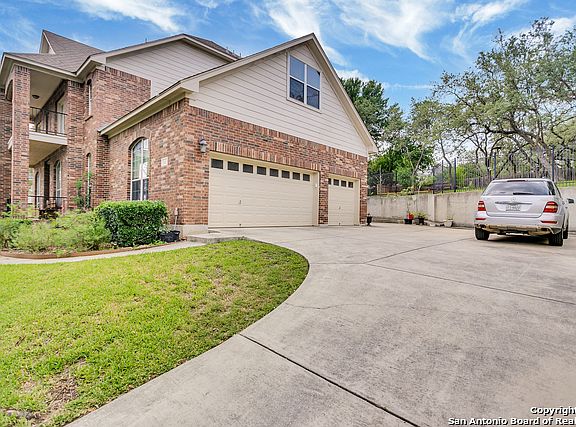 3rd image of 3321 Navasota Cir
