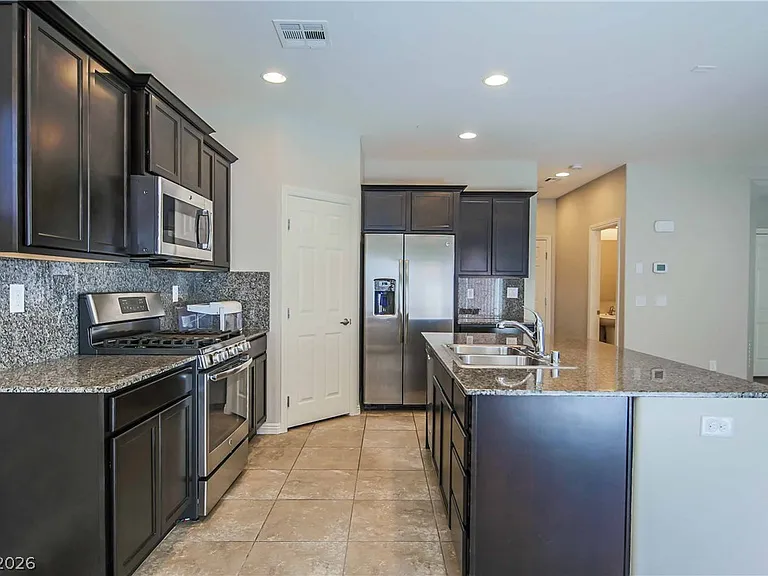 1143 Jesse Harbor Ave — Photo 11