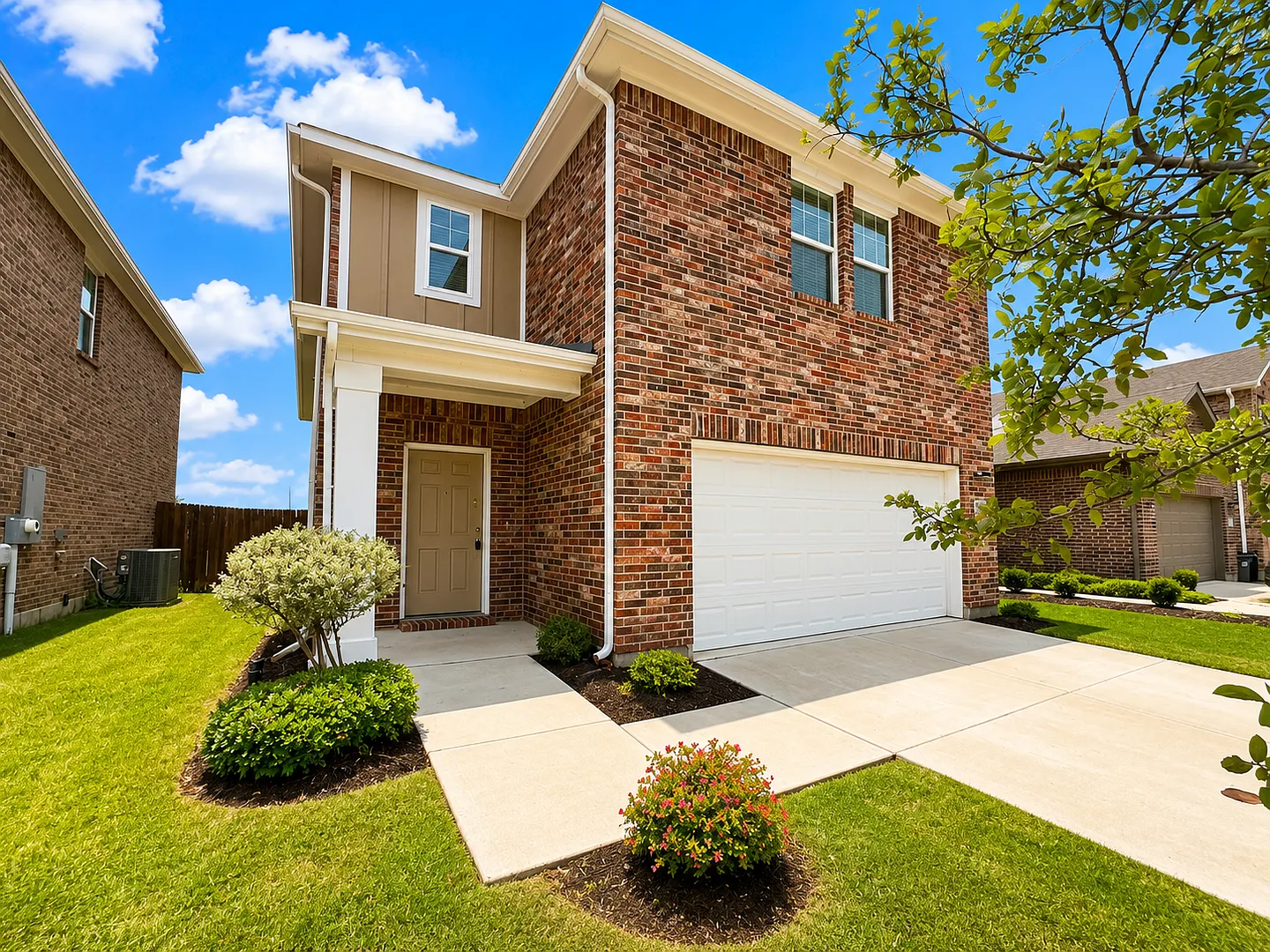 Available Now!! Home in highly desired Monticello Park — Photo 1
