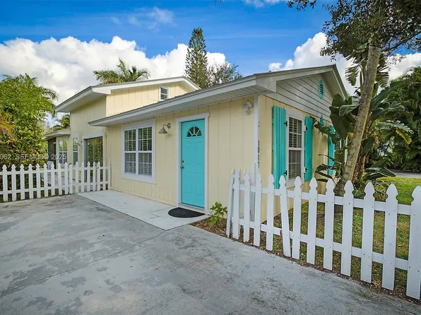 1017 SW Spruce St, Palm City, FL 34990