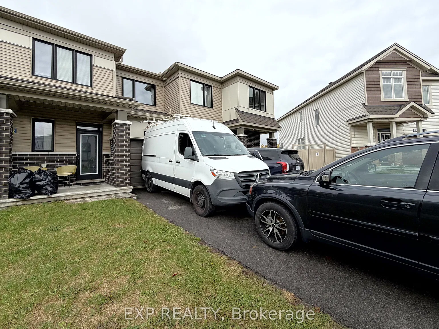 3 bed, $2,700 — Photo 1