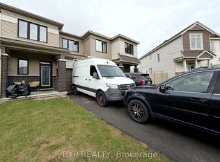 27 Bermondsey Way, Ottawa, ON K2S 2Y7