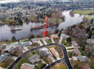 1112 Sunset Ct, Grafton, WI 53024
