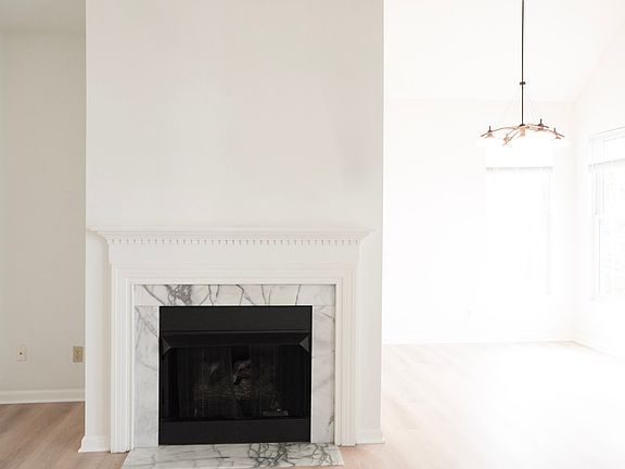 5th image of 46628 Drysdale Ter Unit 302