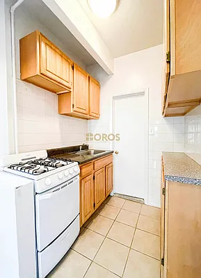 Rented by City Connections Realty | media 5