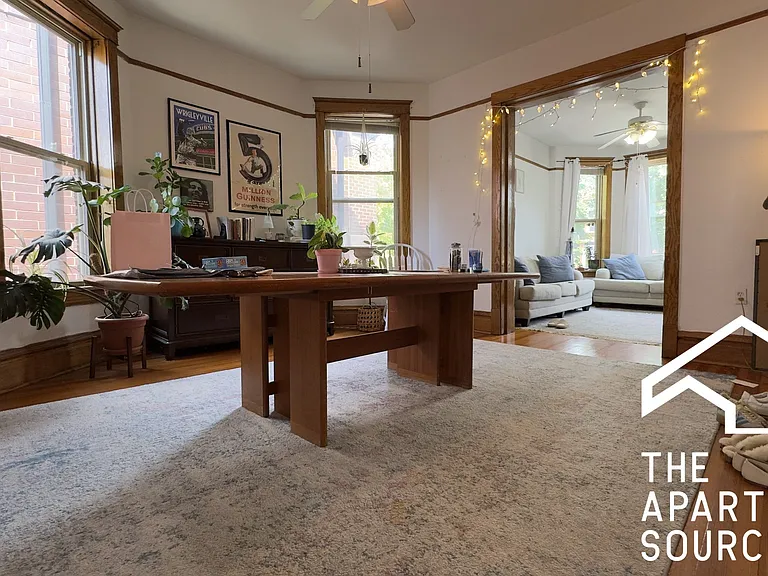 1315 W Melrose St #2 — Photo 4
