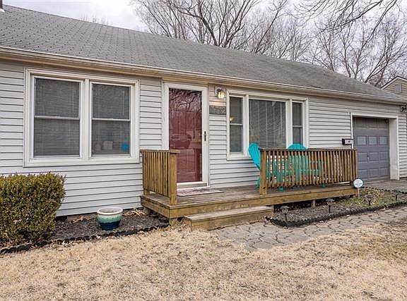 3rd image of 7712 W 65th Ter