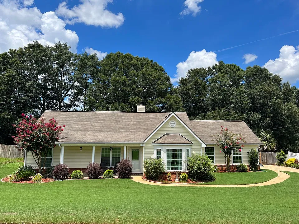 55 Rolling Pines Dr