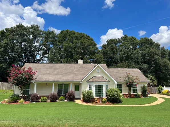 55 Rolling Pines Dr, Enterprise, AL 36330