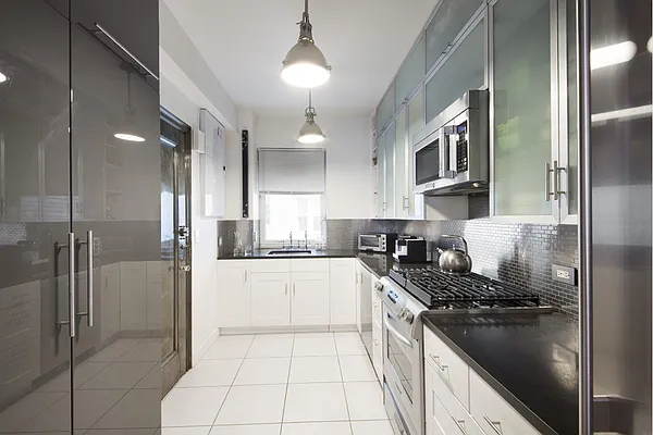 Sold by Stribling | media 4