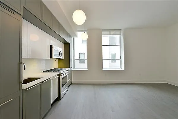 Rented by RELO REDAC INC. | media 8