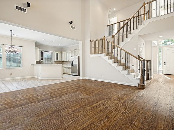 2nd image of 2609 Pasadena Pl