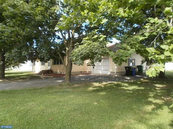 2nd image of 87 New Castle Ave