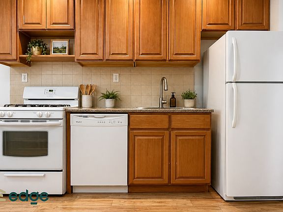 5th image of 239 Troutman St APT 1L