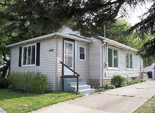 1st image of 5684 S Park Ave