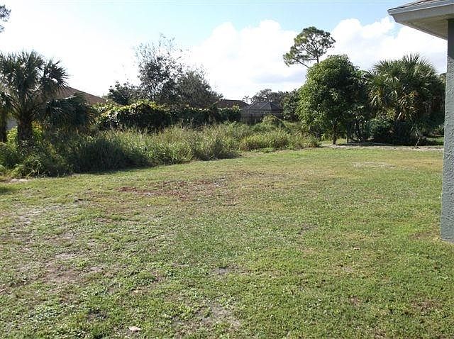 2nd image of 922 SE Damask Avenue
