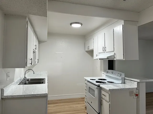 Stone Creek Apartments — Photo 9