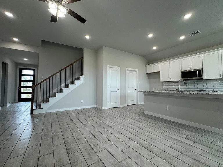 831 Rosebud Trl — Photo 15
