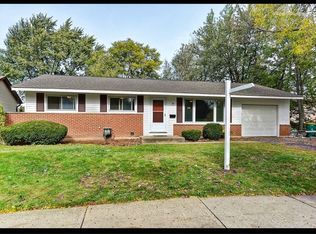 200 Redwood Ave, Elk Grove Village, IL 60007