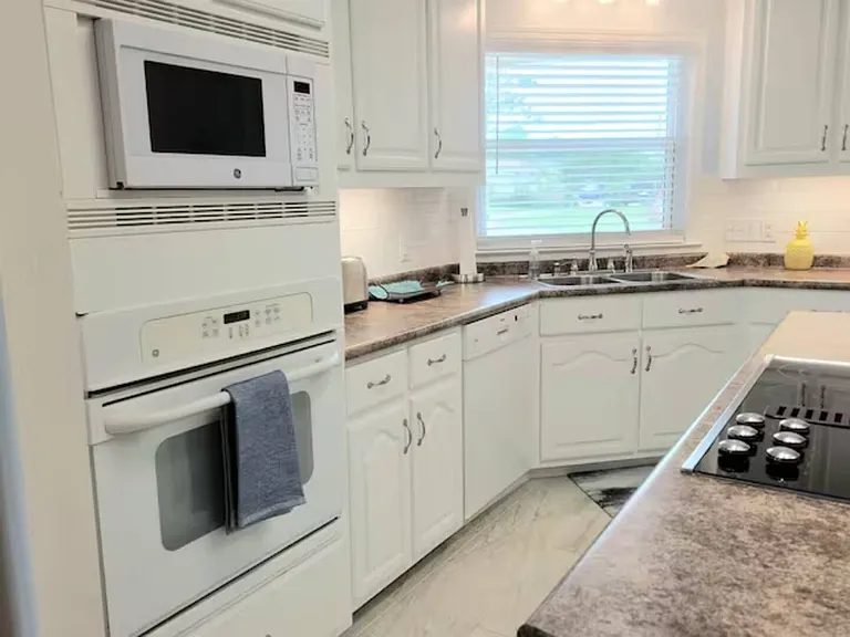 1349 Harvard Dr #A — Photo 8
