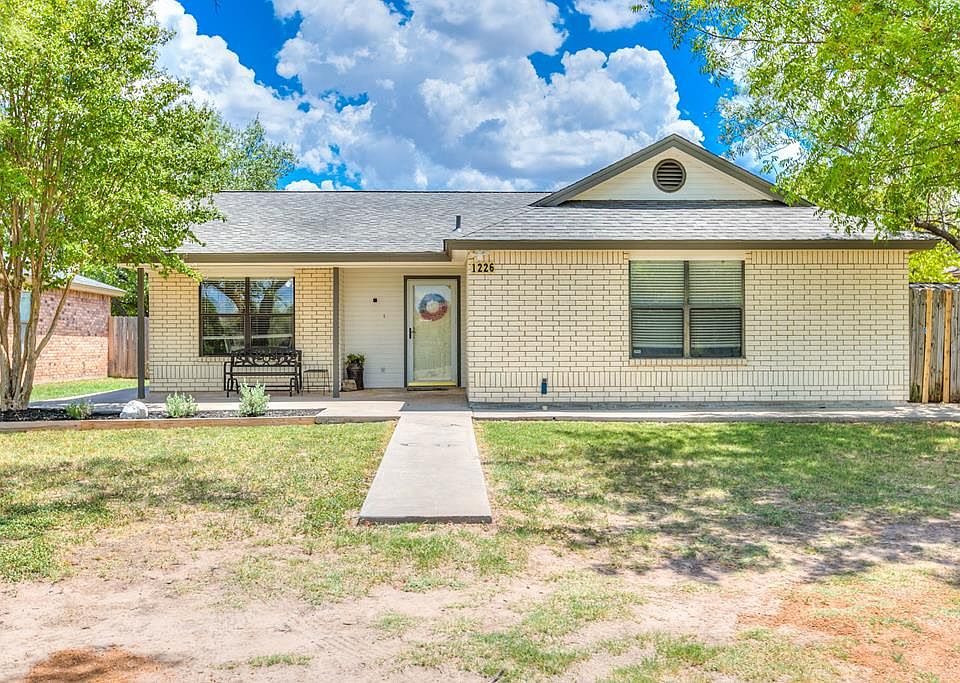 1st image of 1226 S Concho Park Dr