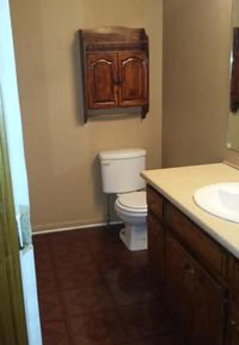 3 bed, 2000 sqft, $1,800 — Photo 4