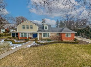 340 Hupp Cross Rd, Bloomfield Hills, MI 48301