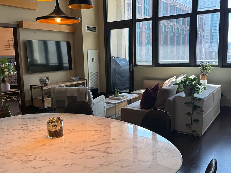 320 E 21st St #411 — Photo 11