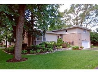 1330 Charing Cross Rd, Deerfield, IL 60015