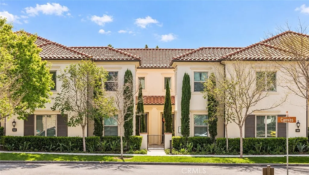 2 bed, 1301 sqft, $4,300 — Photo 1